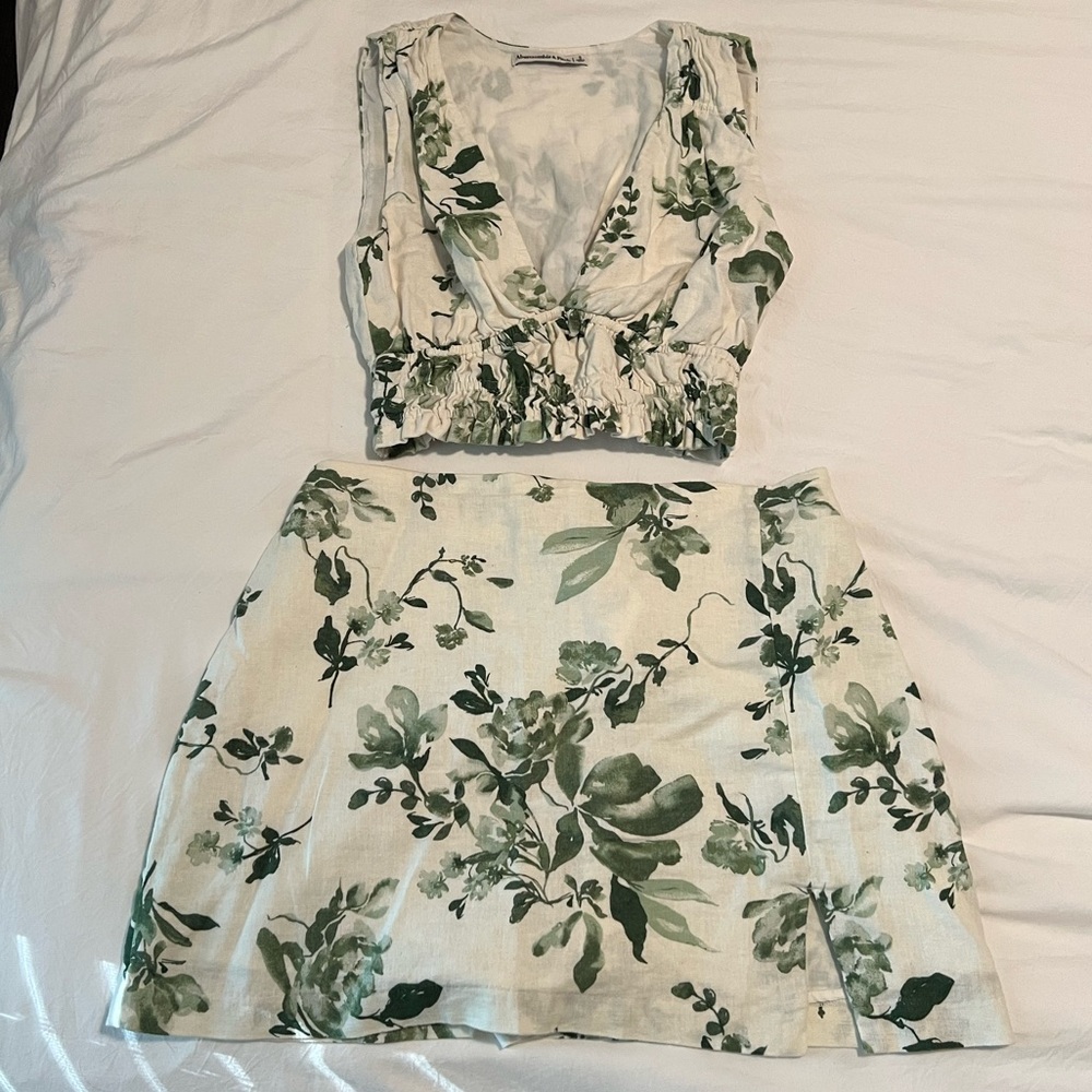 Abercrombie Linen Set